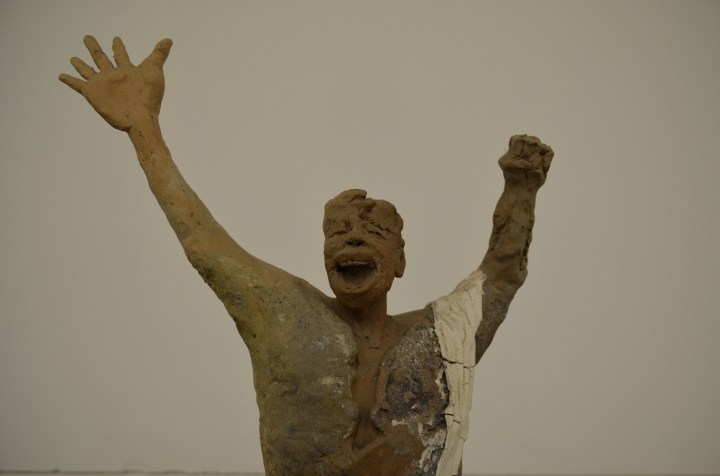 Berhasil Lagi. Stoneware. 2012.