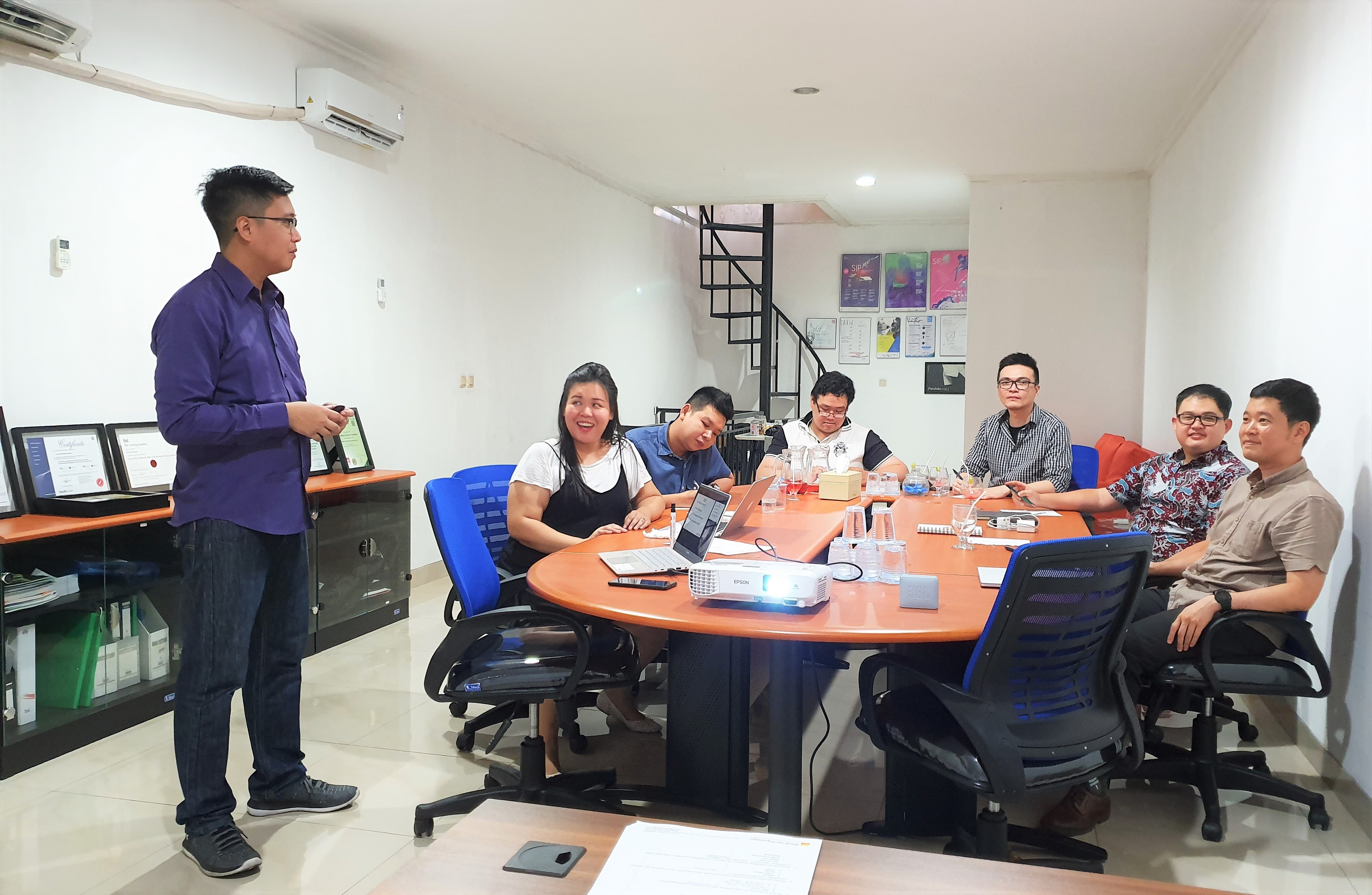 Financial strategy seminar by Agus Chang